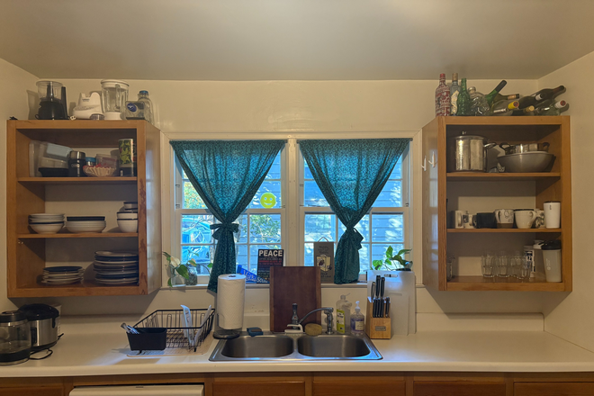 Kitchen. Has sink, fridge, microwave, dishwasher, 4 stove top, oven, and pantry space. - Available Bedroom in Beautiful Northside House