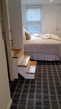 Bedroom - Quaint Historic Rowhouse 1 Block from Campus