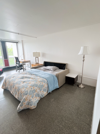 Bed - Peabody Terrace, Studio close to campus Apartments