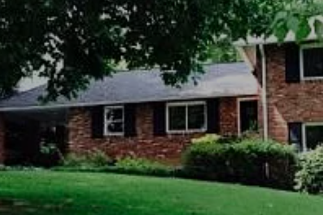 Outside street view - Female, Graduate/Post-Doctoral Student Roommates Needed!