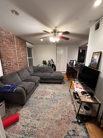 Call NOW for showings! 617-236-8550 - FLEET ST - TRUE 3BR W/ LIVING ROOM + LNDRY IN BLDNG, DW *AVAIL NOW* IN HISTORIC NORTH END! Apartments