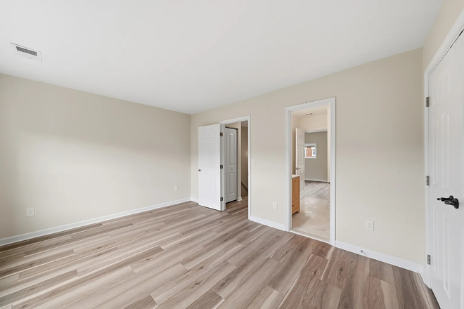 Bedroom 1 - Room for Rent Close to Campus Townhome