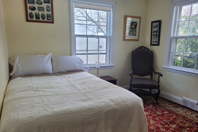 Bedroom - Short term:Furnished room with private bath-Franklin Ave-Princeton House