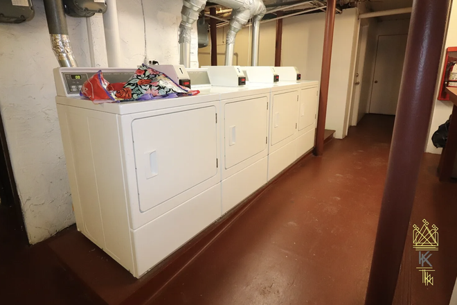Laundry Room - Apartment next to Boston College