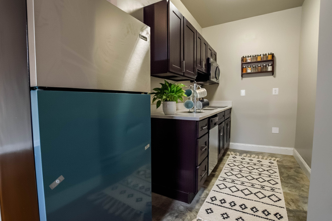 3909 Pine 2F Kitchen - University City Housing Apartments