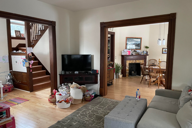 living room and dinning area - Cozy Third-Floor Suite in Family-Friendly Home for Responsible Student