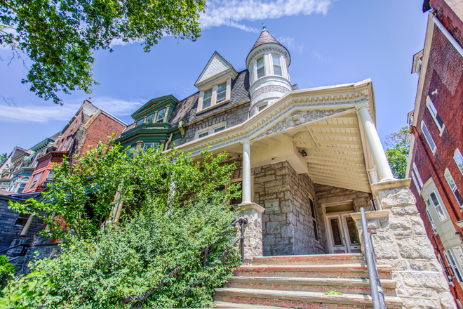 Photo - University City Associates Apartments