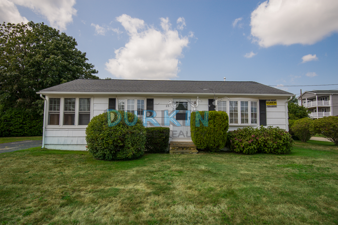 Exterior - 2 Bed Ranch with Enclosed Porch House