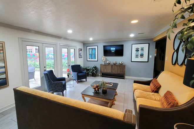 Livingroom and Patio view - Braeswood Whole House!