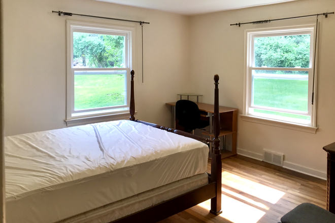Bedroom - Furnished room-Red Hill Rd-Princeton House
