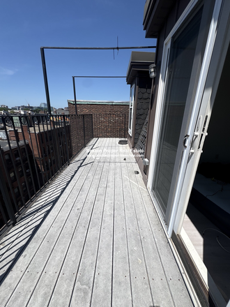 a - 3 bed with private roof deck on Westland!!! NO broker fee Apartments