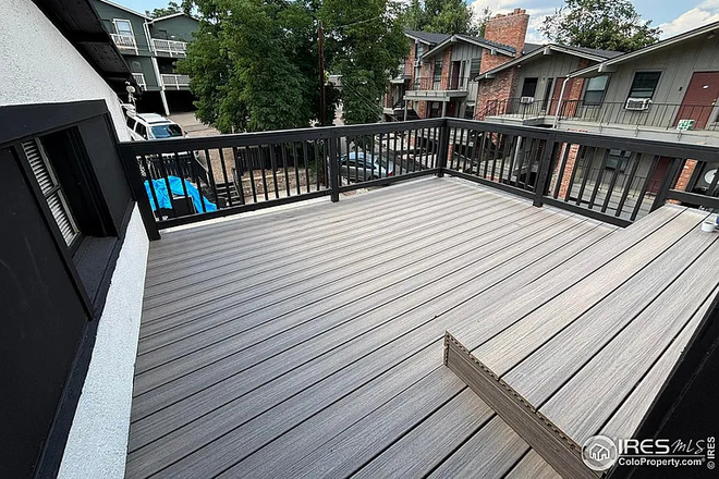 Balcony - Prime house location on the hill; close to campus