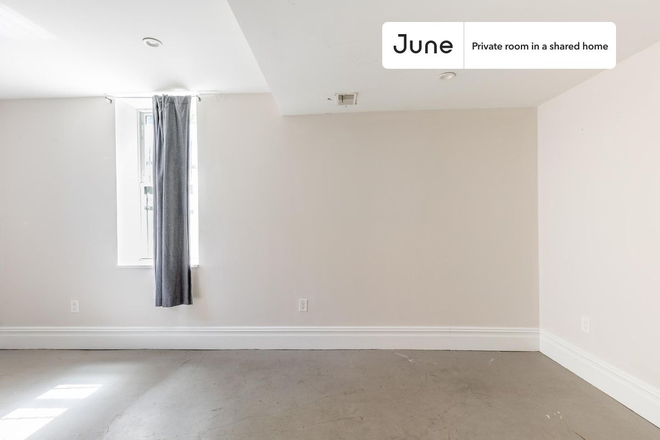 Photo - Private bedroom in 6 bed/3 bath Home