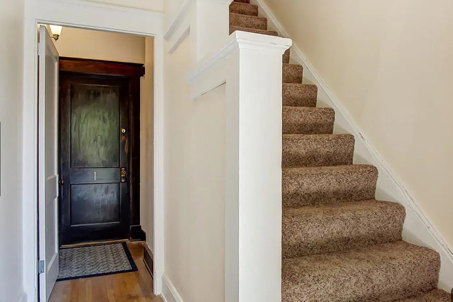 Entry Way - Lloyd Place Townhome