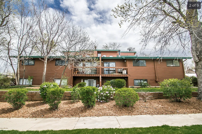 Outside of entire apartment building - Arapahoe Avenue Student housing, close to Pearl/campus