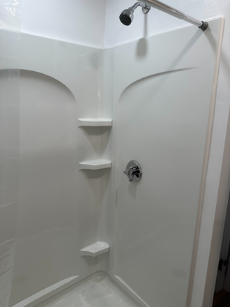 shower - 201 Waterman Street, 2 Bed, 1 Bath, $2,500 - Avail.  July 1st Apartments