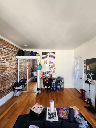 Available Bedroom Space(wall side) - Summer Sublet by Berklee Campus Apartments