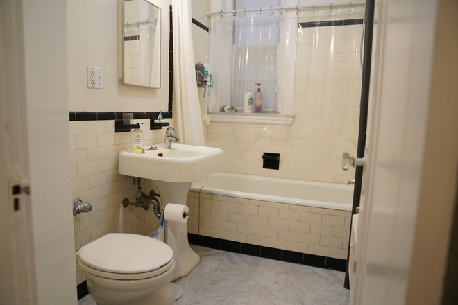 Bathroom - 1 Bedroom 6 Washington Avenue Apartments