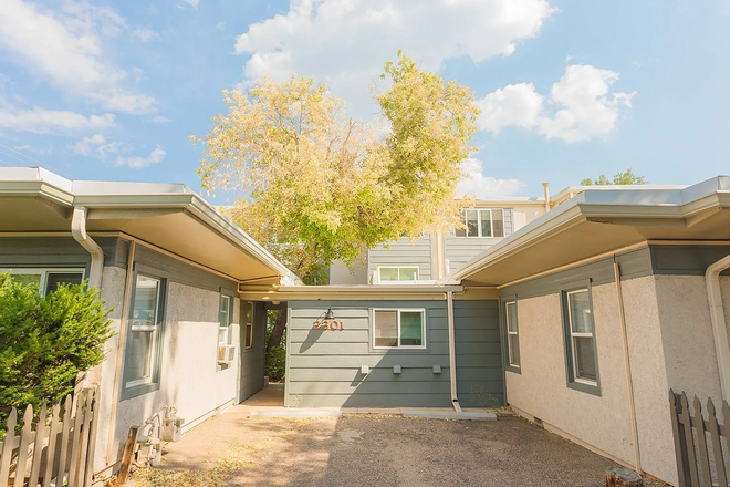 Outside Street View - Reasonably priced summer sublet in a great location!