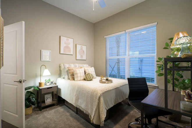 Bedroom - The Metropolitan Gainesville Apartments