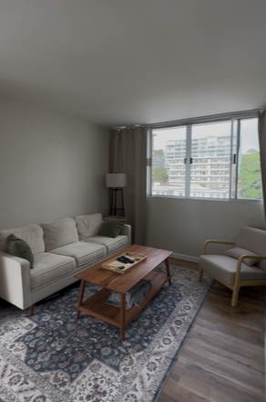 Living - Female Roommate in Makiki Condo