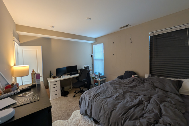 Bedroom - Female Roommate for 2026-2027! 2B2.5B at Ivy Towns and Flats Apartments