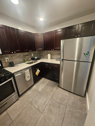 Kitchen - Apartment on South Campus