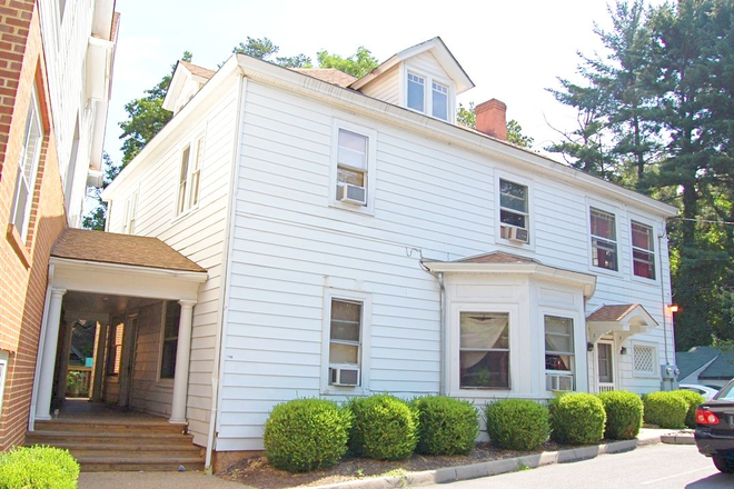 Front Photo - 1718 Jefferson Park Avenue