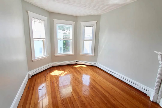 One room available - Bedrooms Available in a 4B/2BR in Uphams Corner Apartments