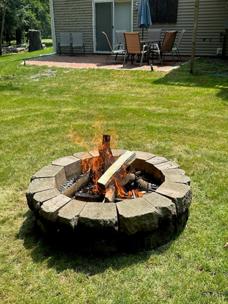 back yard fire pit - THIS HOUSE IS ONLY BEING RENTED for the ACADEMIC YEAR 9/3/2026 - 5/11/2027