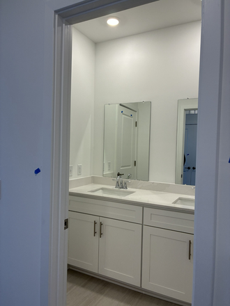 2nd floor bathroom - 2BR thome-Leona Stewart Ln-Pennington