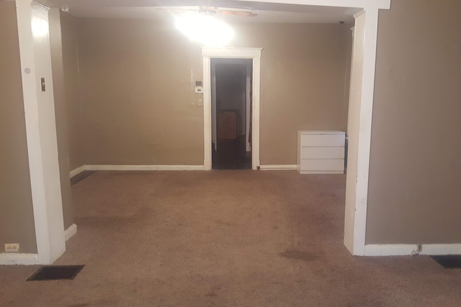 entrance view of living room - 215 Atkinson Street House