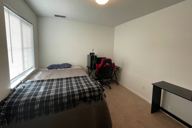 Bedroom - 25 East Apartments