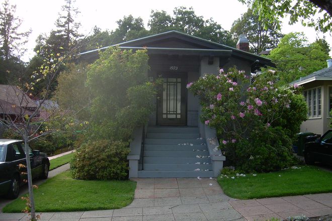 Front of House - Gorgeous Furnished Craftsman Bungalow in Prime Location - Available April 1st House