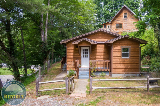 Photo - Chic 2 Bedroom Cabin in Vilas House