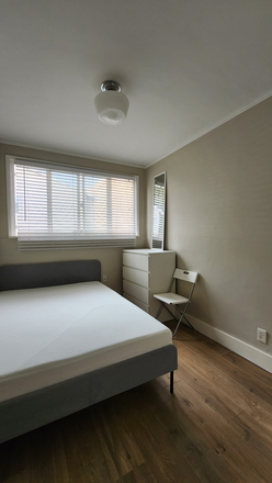 Bedroom for rent, window veiw - Private apartment close to Hillside campus