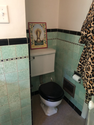 Bathroom - Rooms in Historic Rossmoyne, Glendale House