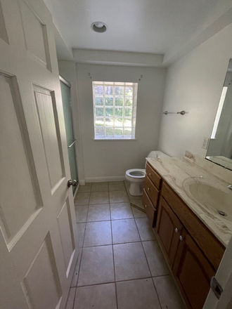 Bathroom basement - Newly renovated off campus house