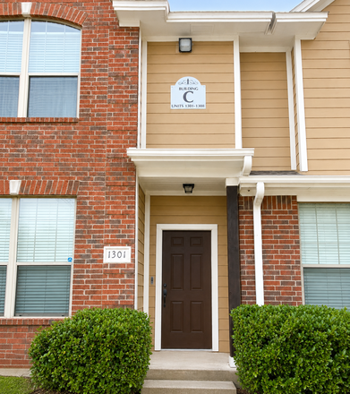Front Exterior - View 1 - 2 Bed / 2.5 Bath Townhome Near Texas A&M University