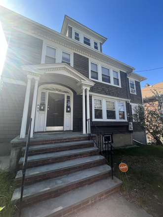 front of home - 4 Bed 1 Bath Walking Distance to Campus Available Fall 2025! Rental