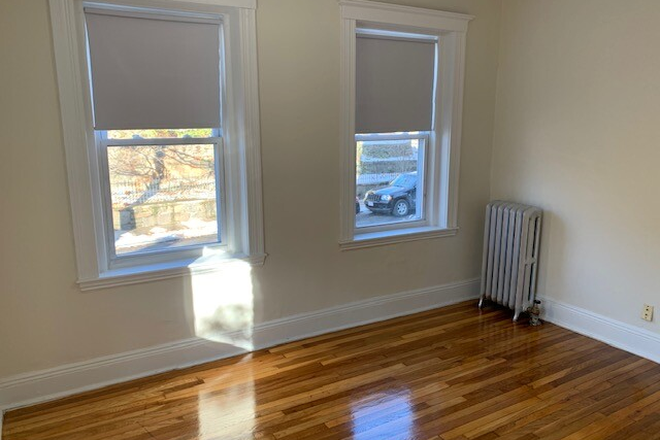 Visit [web address removed] - Large 1 bedroom with dishwasher, parking available Apartments