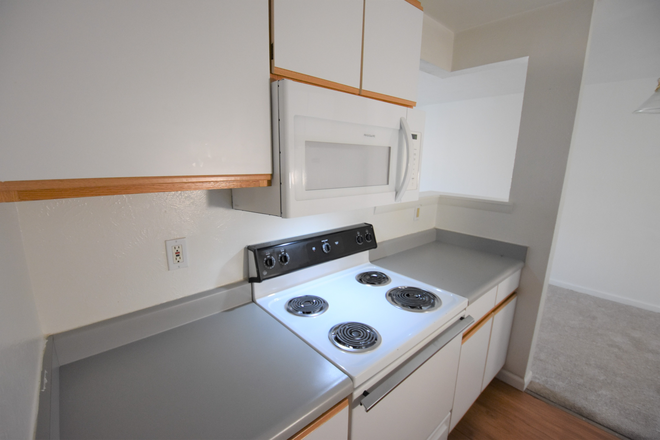 810 20th #302 - 810 20th St. (2BR/1.5 BA) Apartments