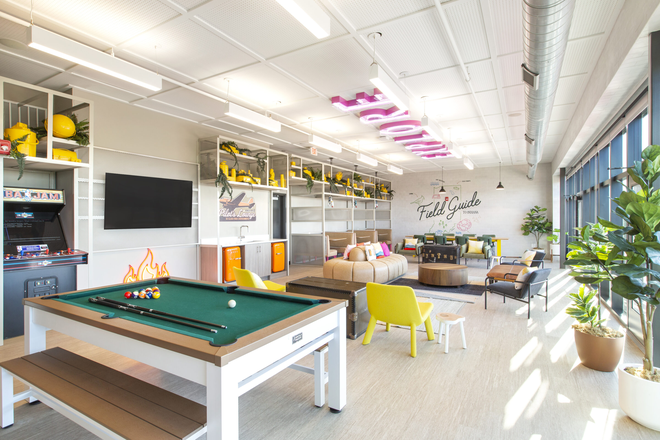 Hub Common Area - Hub State Street | Mansion Upgrade Apartments