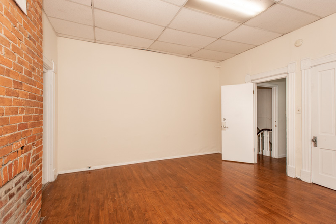 Living Space - 131 Lyon House