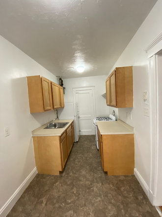 Call NOW for showings! 617-236-8600 - BOYLSTON ST - BAY FRONT *NO FEE* 1BR/1BA ON *9/1/2025* W/ LNDRY IN BLDNG, H&HW INC, WIC NEAR SCHOOL Apartments