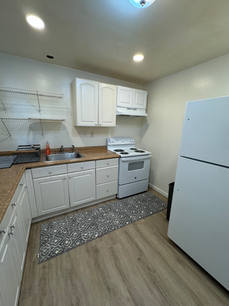 Kitchen - $875 Male Sm Room ALL utilities & WiFi Charles Village House