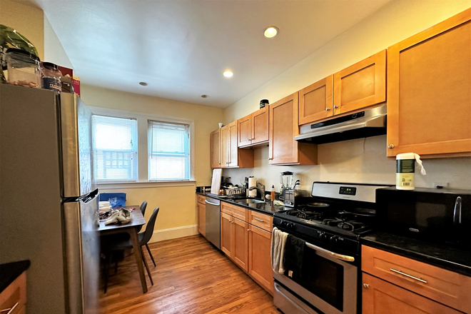 Call NOW for showings! 617-236-8600 - CH HILL AVE - XL CLEVLND CRCL 4BR AVAIL *9/1/2026* W/ 2 BATH, IN UNIT W/D, RNTL PRKNG, DW, EIK, DECK Apartments