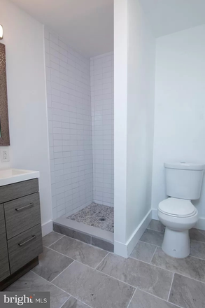 Bathroom - 4 beds / 2 Bathrooms Townhome