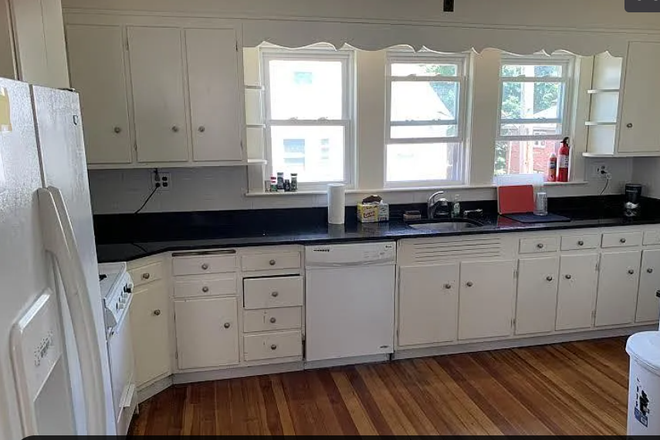 Kitchen - LOOKING FOR 2 SPRING SUBLETTERS (rising junior girls) - single rooms with shared living s Townhome