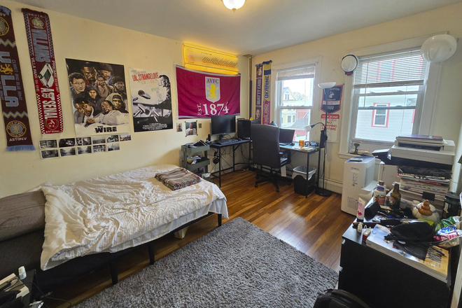 Room for sublet - Mission Hill 2nd Floor Apartment Near Green and Orange Lines (SUMMER I, SUMMER II, & FALL)